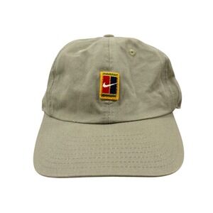 Nike Challenge
Court Andre Agassi Tennis
Strapback Cap Sage Green 90s
Vintage